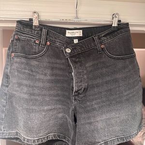 Abercrombie curve love black jean shorts
